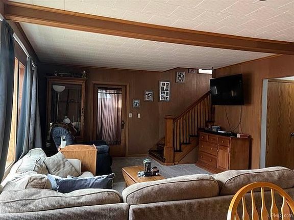4th image of 106 E Longyear St
