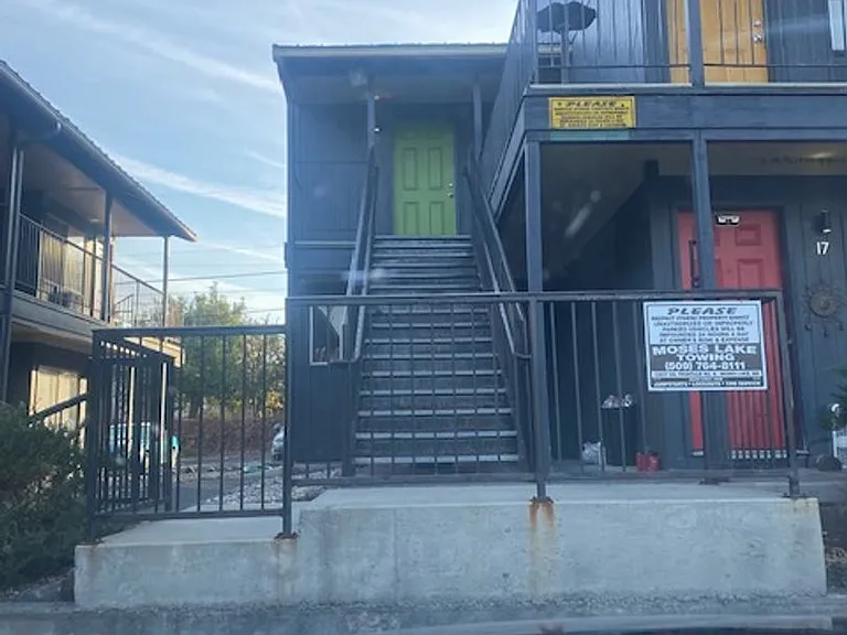 1017 S Division St — Photo 1