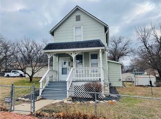 705 Walnut St, Leavenworth, KS 66048