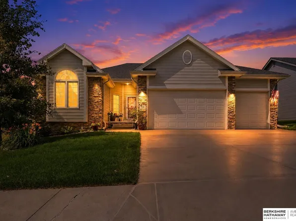 7120 N 146th St, Bennington, NE 68007