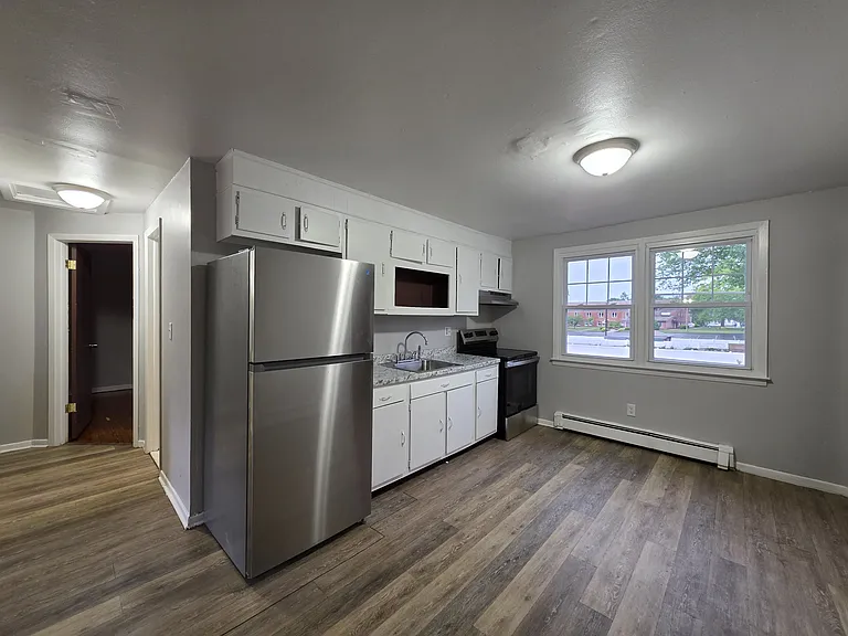 960 1st Ave #G — Photo 2
