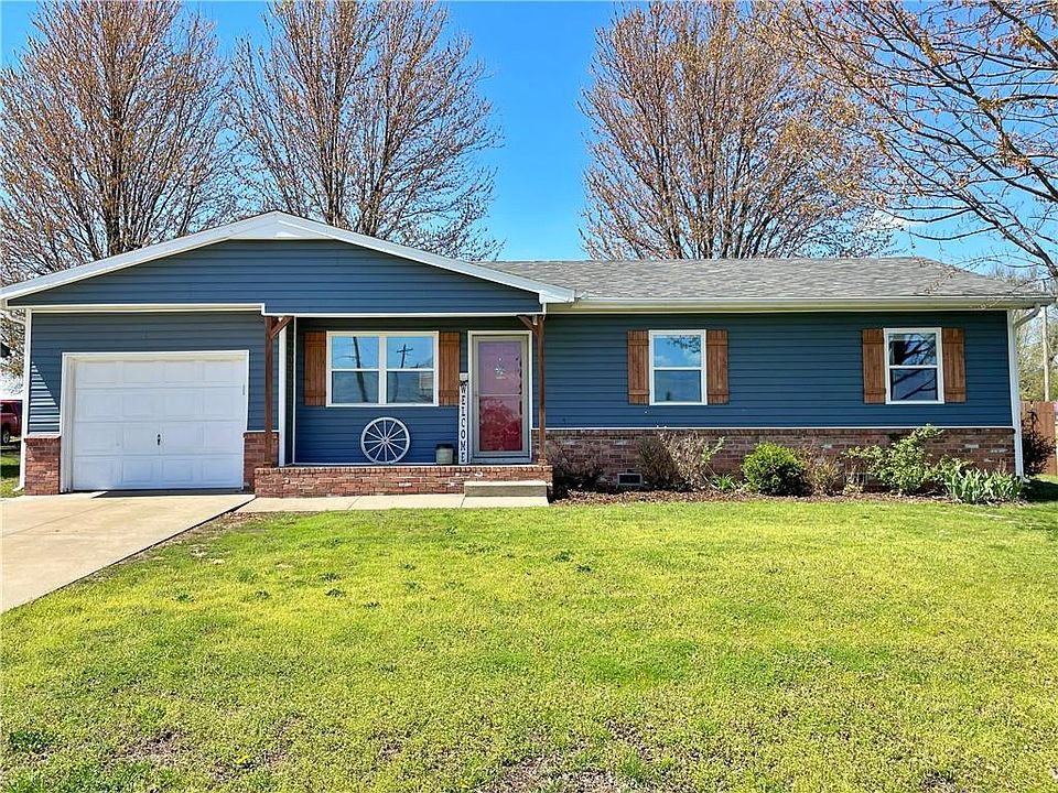 211 N Winifred St, Arma, KS 66712 | Zillow