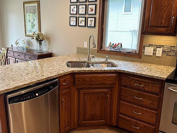 5th image of 16709 Jaynes Cir