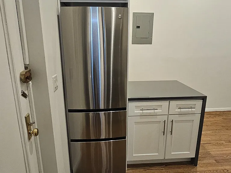 92 Grove St #14 — Photo 4