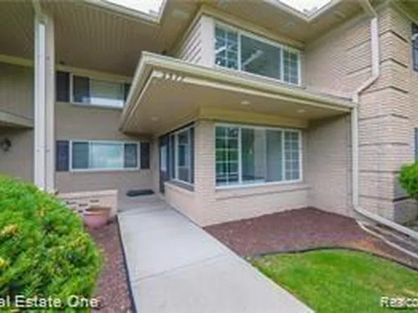 2377 Walton Blvd Unit 15, Rochester Hills, MI 48309
