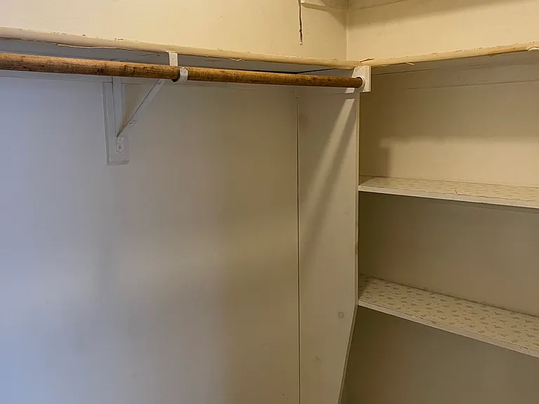 527 S Van Buren St #3 — Photo 7