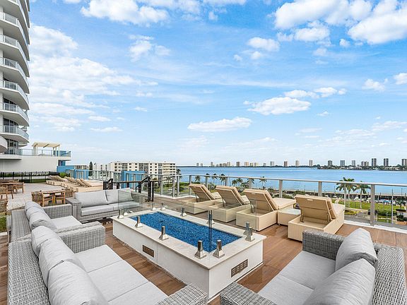5th image of 220 LAKE SHORE DR Drive #1107