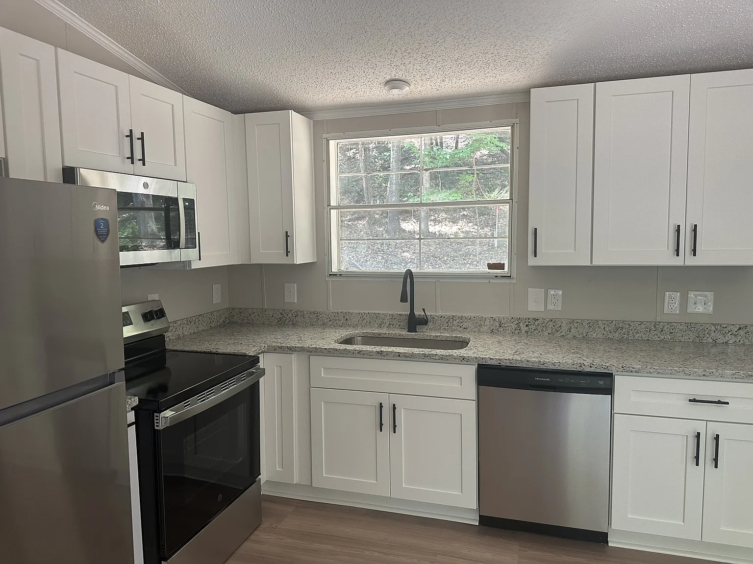 115 Larch Circle - 1 — Photo 4