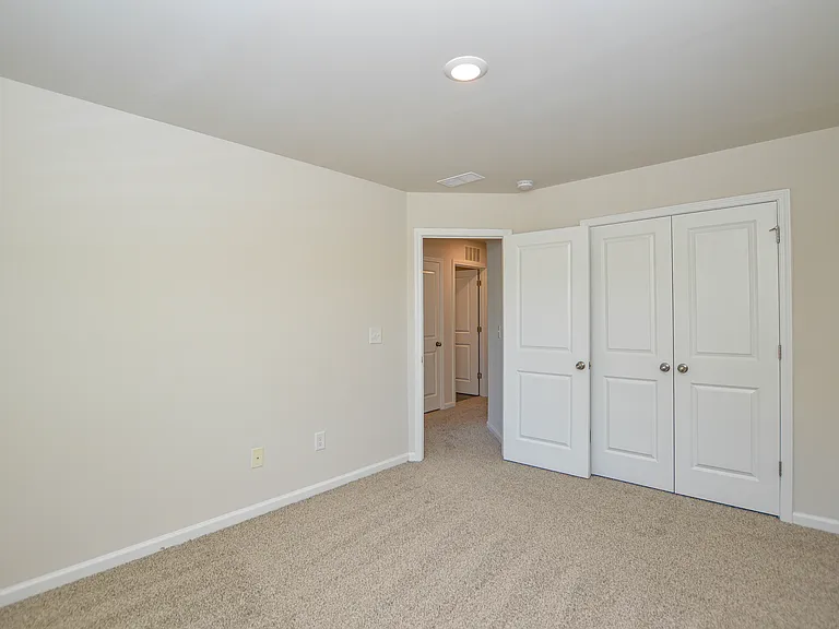 908 Park Bend Trl — Photo 17
