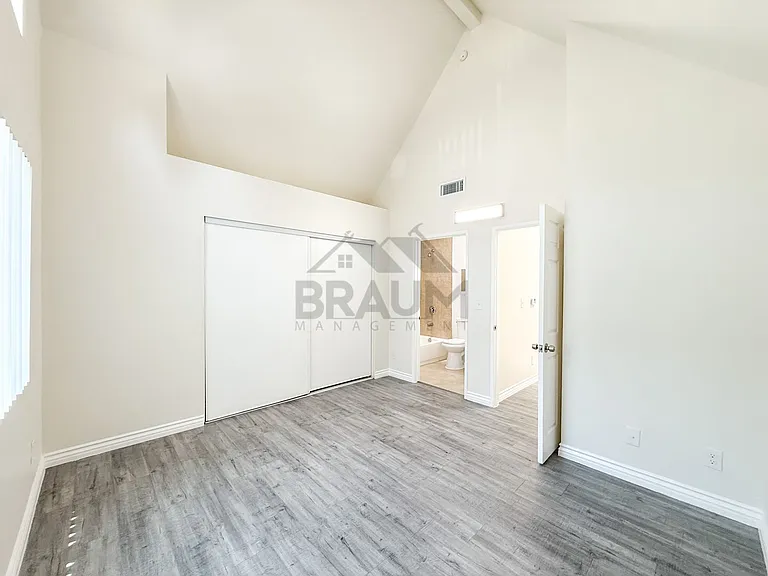 14257 Friar St — Photo 24