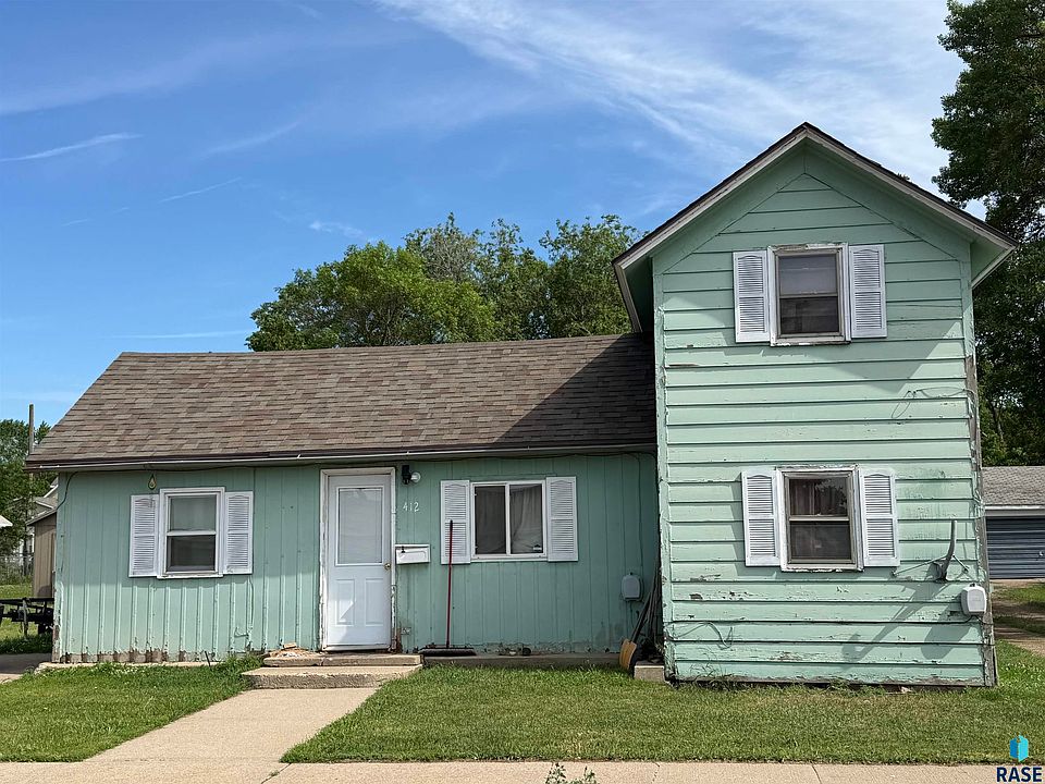 1st image of 412 SW 2nd St