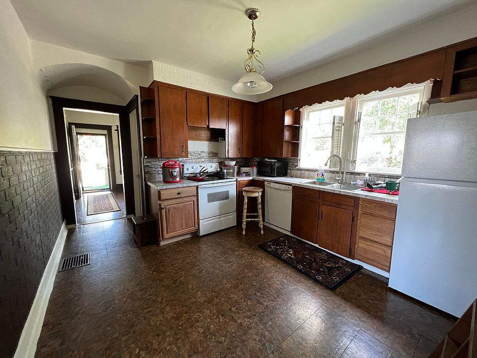1st image of 3571 Winchester Ave #5