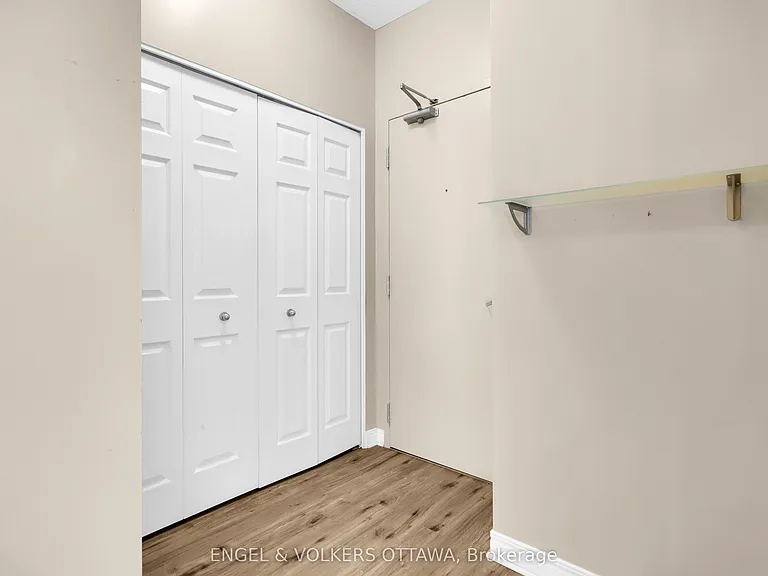 134 York St #607 — Photo 5