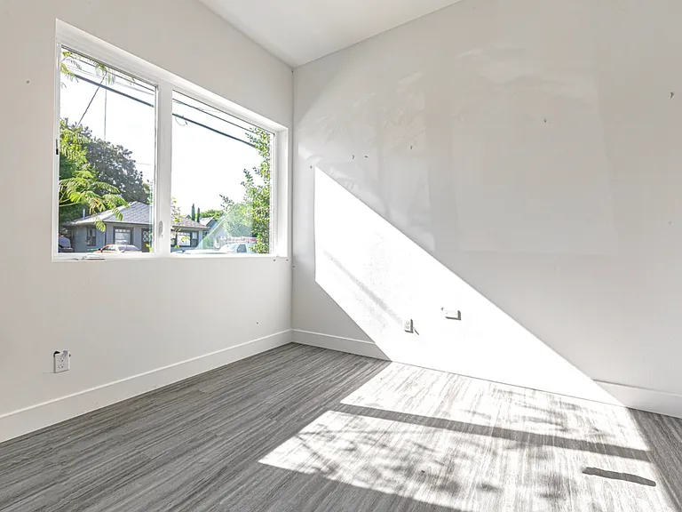 4130 NE Garfield Ave #203 — Photo 3