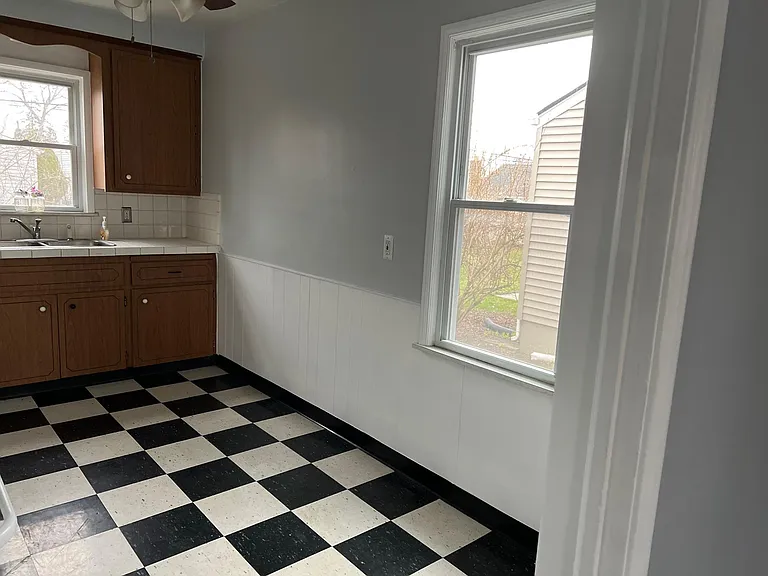 3754 Buckingham Ave — Photo 5
