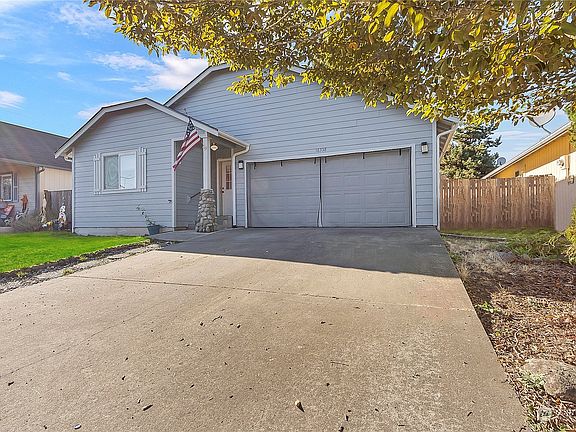 2nd image of 16338 Cascadian Avenue SE