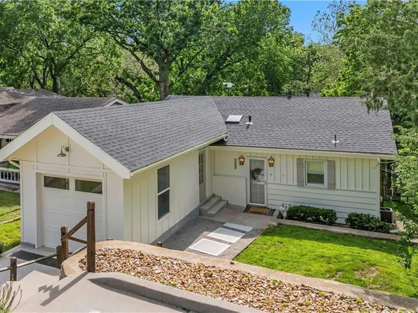 1055 NW South Shore Dr, Kansas City, MO 64151