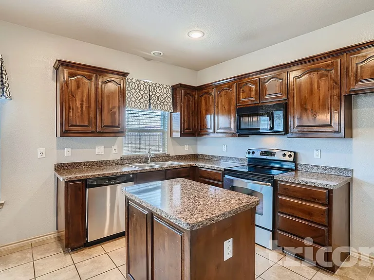8508 Axis Deer Run — Photo 4