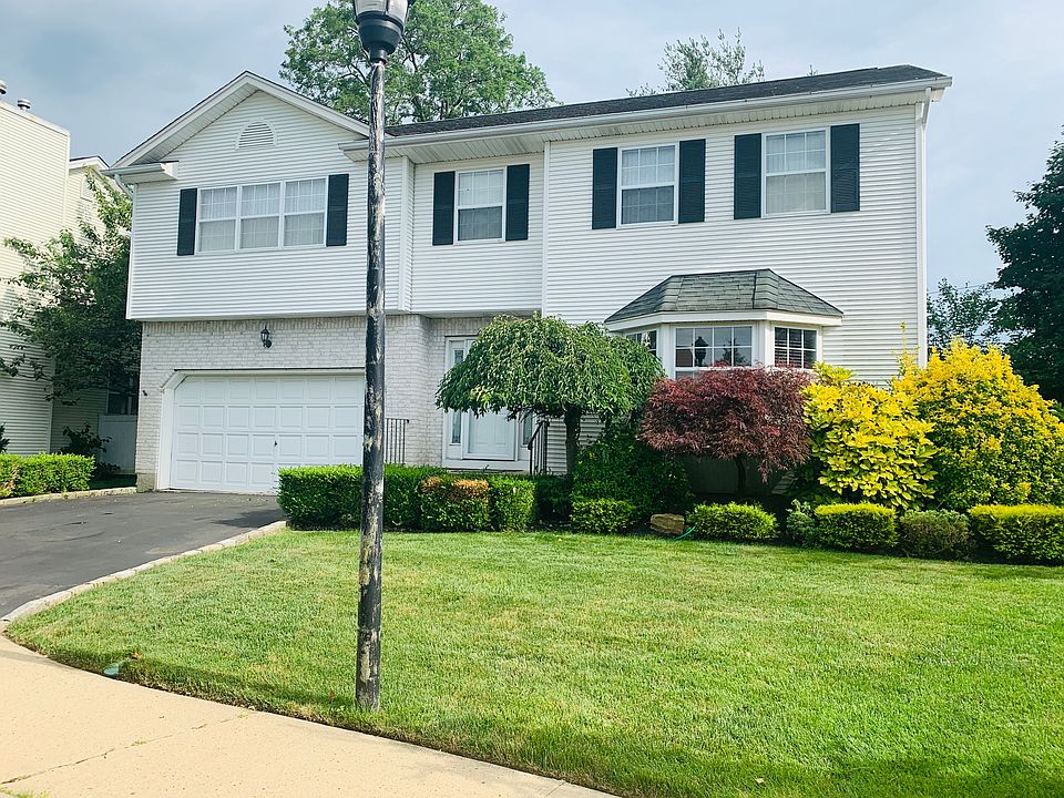 1st image of 2688 Beacon Hill Dr