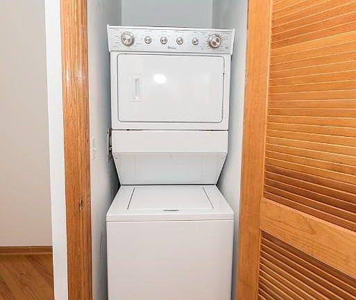 5th image of 2741 N Southport Ave #1528