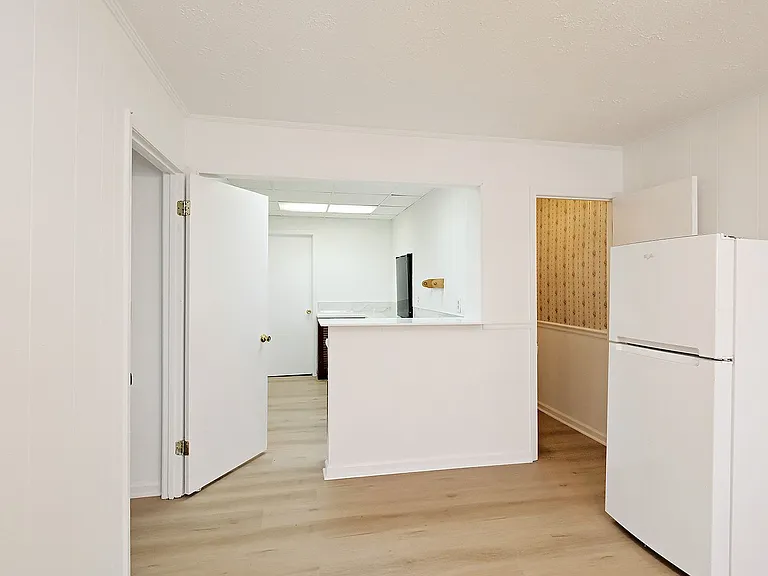 205 Saint Ives Rd — Photo 20