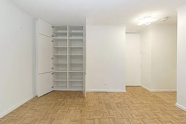 Rented by Park River | media 27