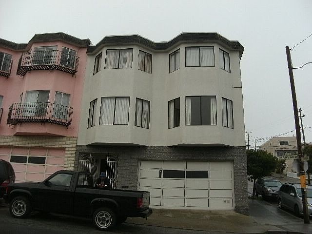 1st image of 300 Harvard St