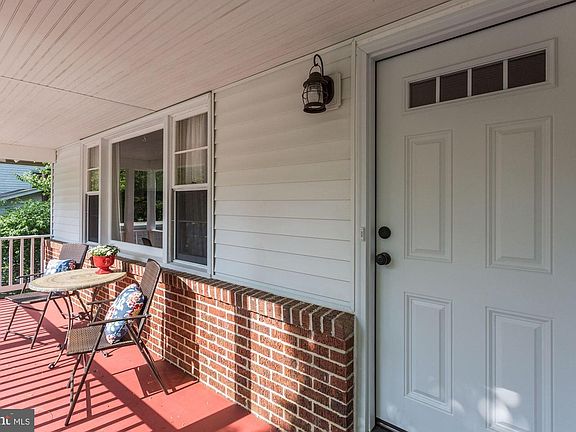 3rd image of 280 Hillsmere Dr