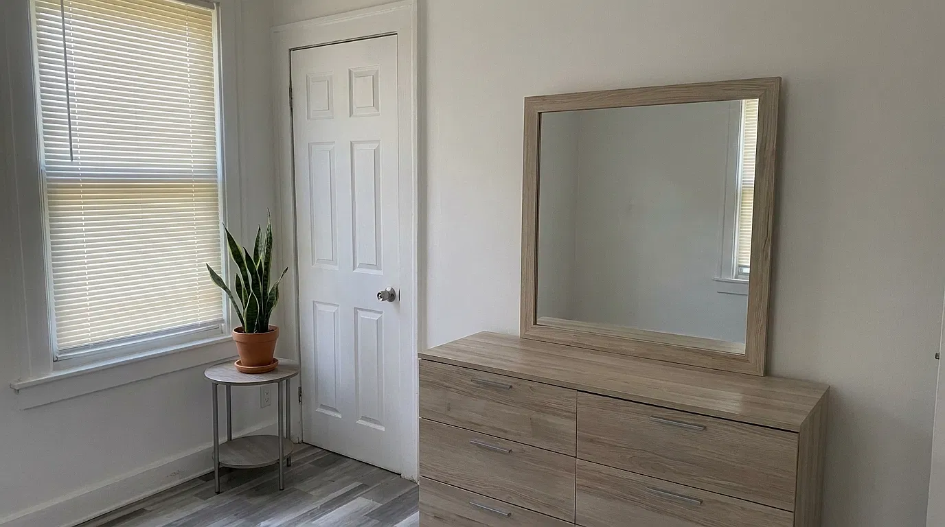 2 bed, 900 sqft, $1,200 — Photo 2