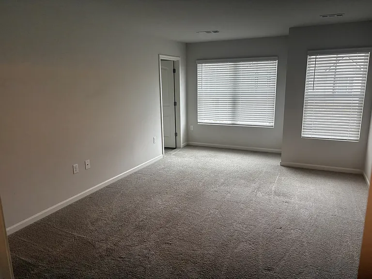 300 Stoneybrook Dr — Photo 23