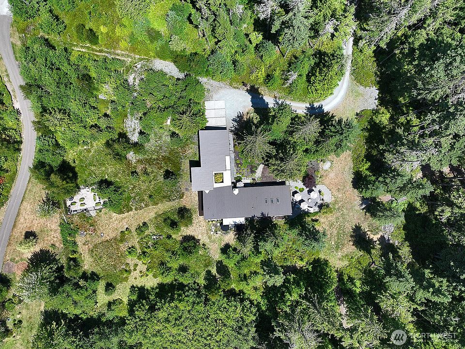1st image of 2618 Parkwood Drive
