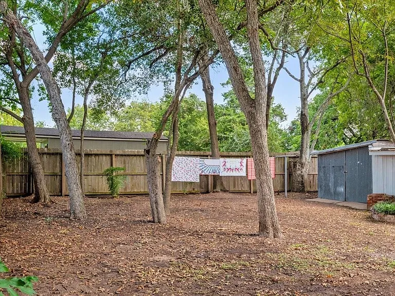 603 Crockett St — Photo 42