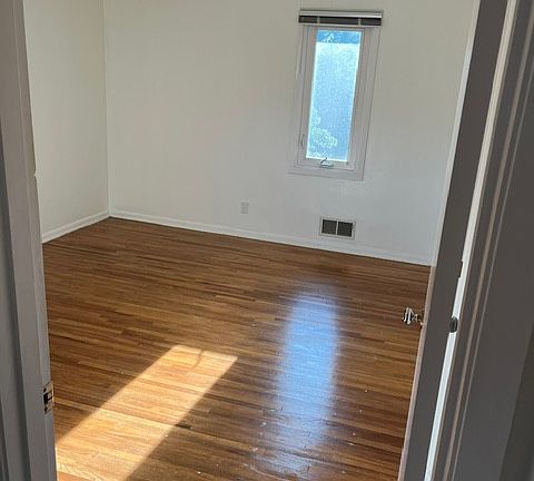 4th image of 4221 Valley View Rd #4221
