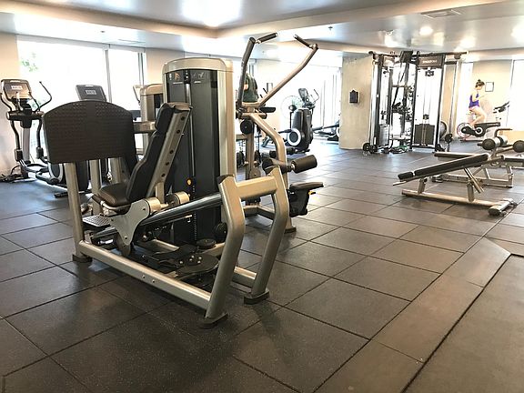 5th image of 38 N Almaden Blvd Unit 607