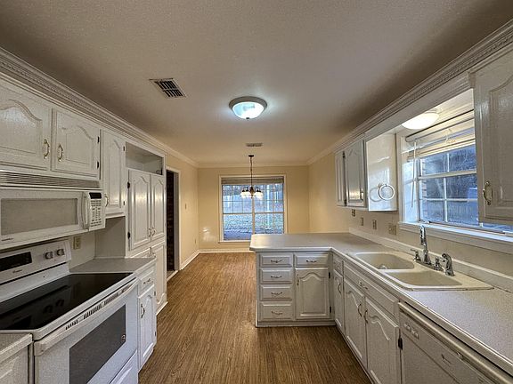 4th image of 5900 Larry Dr