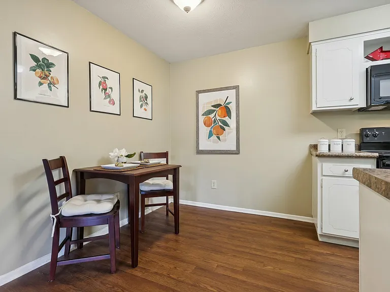 Enjoy meals in a comfortable dining nook at University Oaks Apartments near Kent State University.