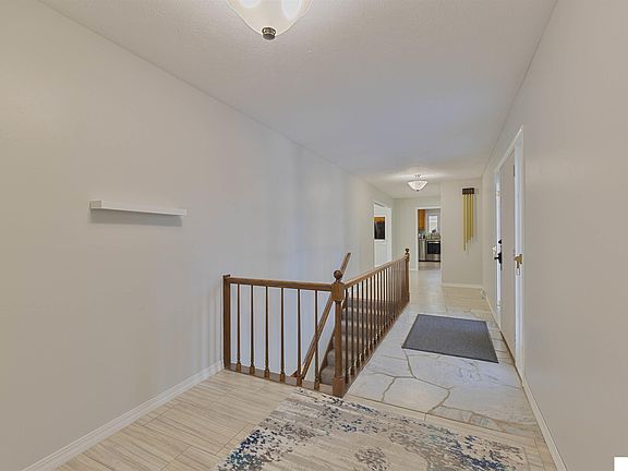 3rd image of 460 Lakehurst Dr