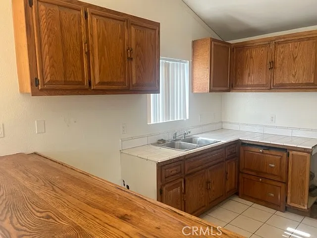 1605 Huntington St — Photo 8
