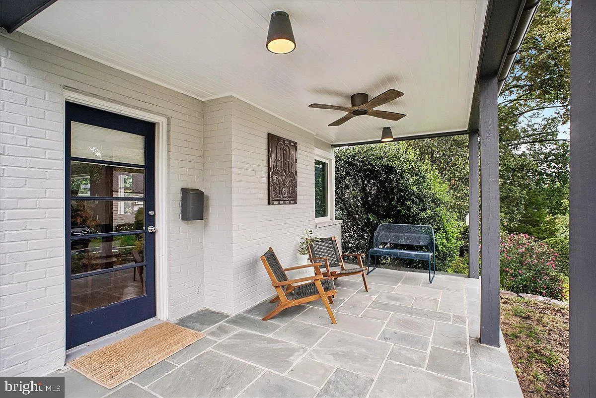 4 bed, 3.0 bath, 2303 sqft, $4,795 — Photo 2