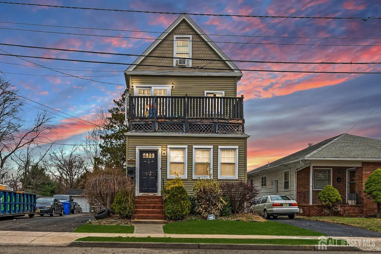154 Freeman St photo 1