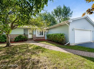 577 White Birch Rd, Lindenhurst, IL 60046