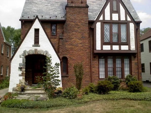 18507 Newell Rd, Shaker Heights, OH