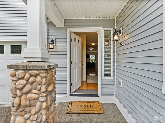 3rd image of 529 Craftsman Drive NW