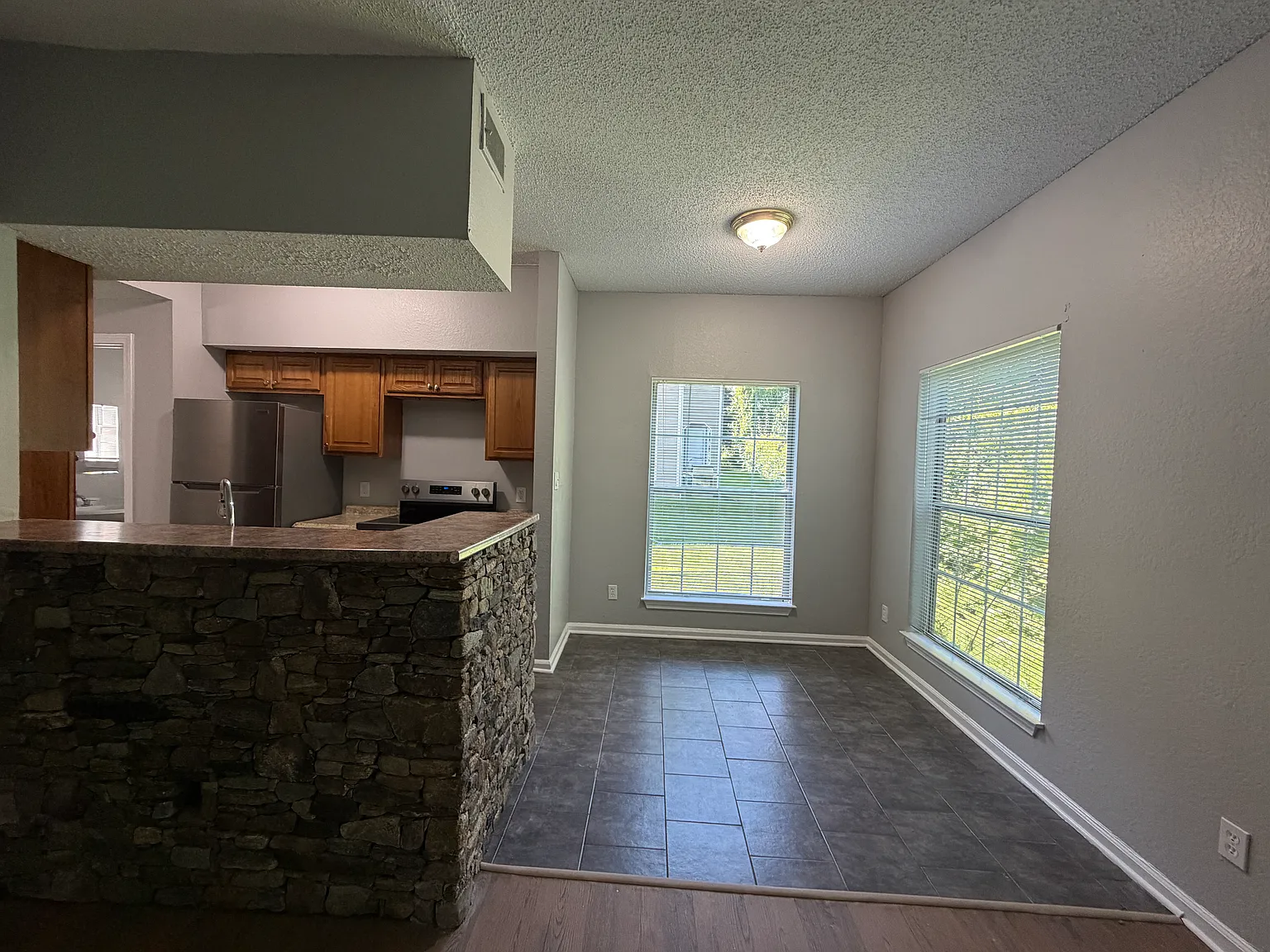2 bed, $1,600 — Photo 3