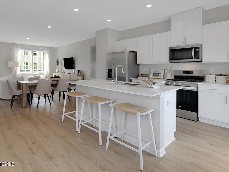 14 Forest Park Dr — Photo 17