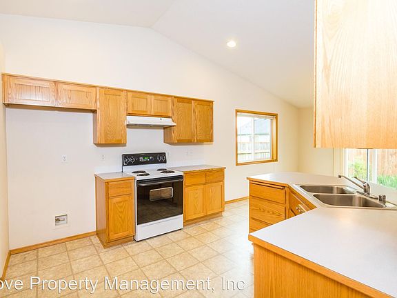 3rd image of 4006 NE 94th St