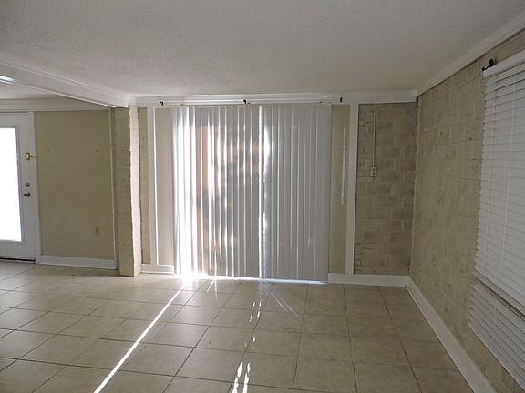 3rd image of 1414 E Jordan St #A