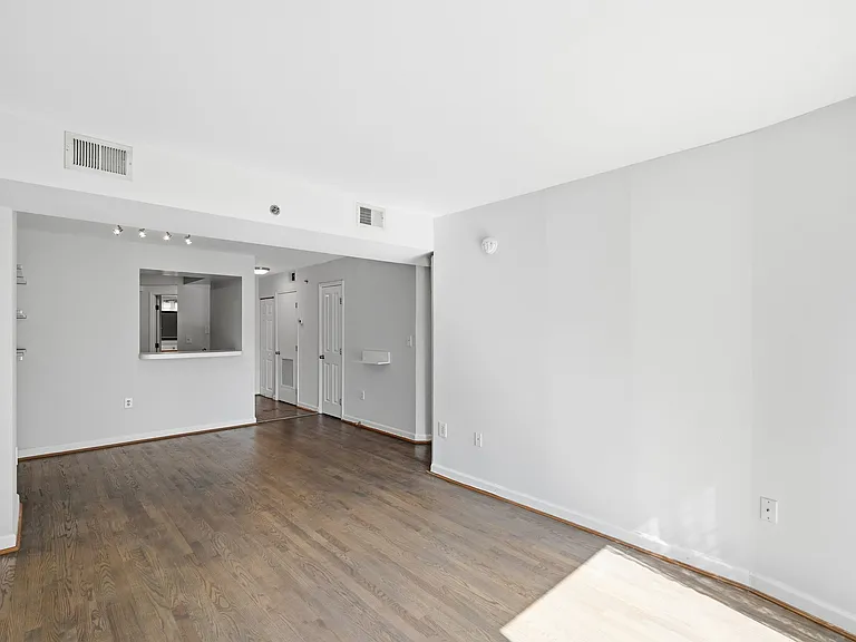 601 Pennsylvania Ave NW #211 — Photo 2