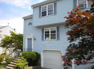 31 Ledgecrest Dr, Worcester, MA 01603