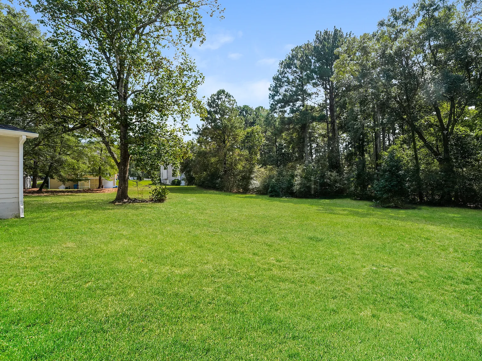 309 Cowan Road Southeast - . — Photo 4
